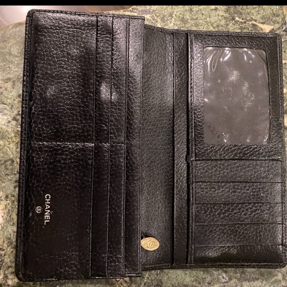 CHANEL Bi- Fold Leather Wallet - Picture 4 of 10